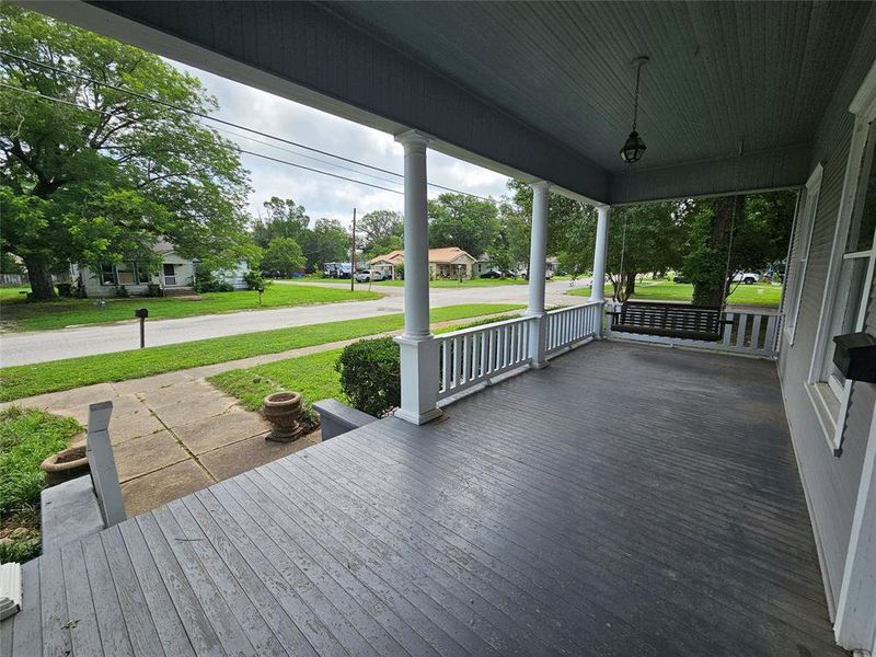 Spacious, unfurnished interior of a new home in , Groesbeck (Image 18).