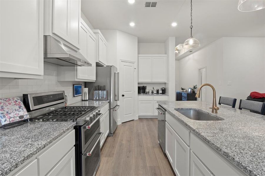 Furnished interior view inside a new home in , Saginaw (Image 28).