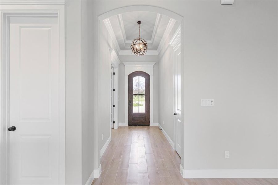 Spacious, unfurnished interior of a new home in Pecan Plantation, Granbury (Image 37).