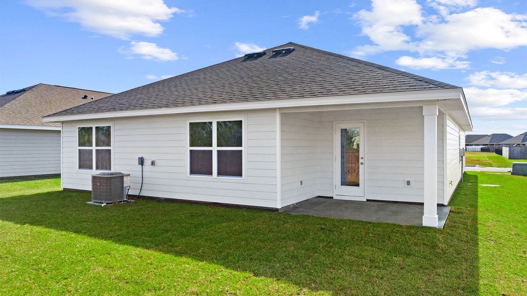 Exterior details and patio area of a home in Park Place, Panama City (Image 4). Exterior details and patio area of a home in Park Place, Panama City (Image 4).