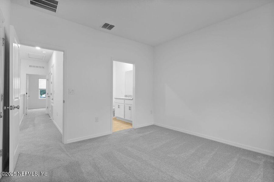 Spacious, unfurnished interior of a new home in Sabal Terrace, Jacksonville (Image 21).