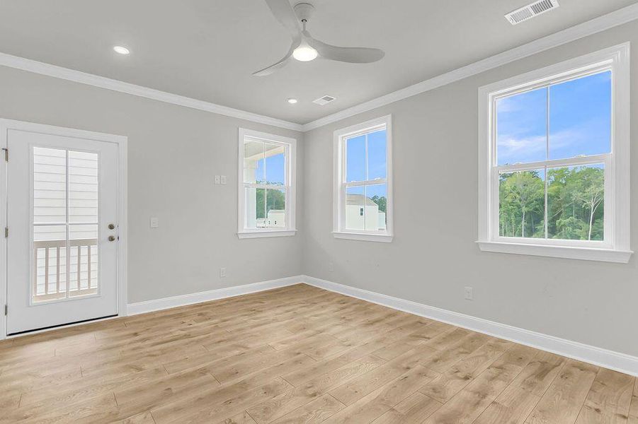 Spacious, unfurnished interior of a new home in Heron Preserve, Hanahan (Image 20).