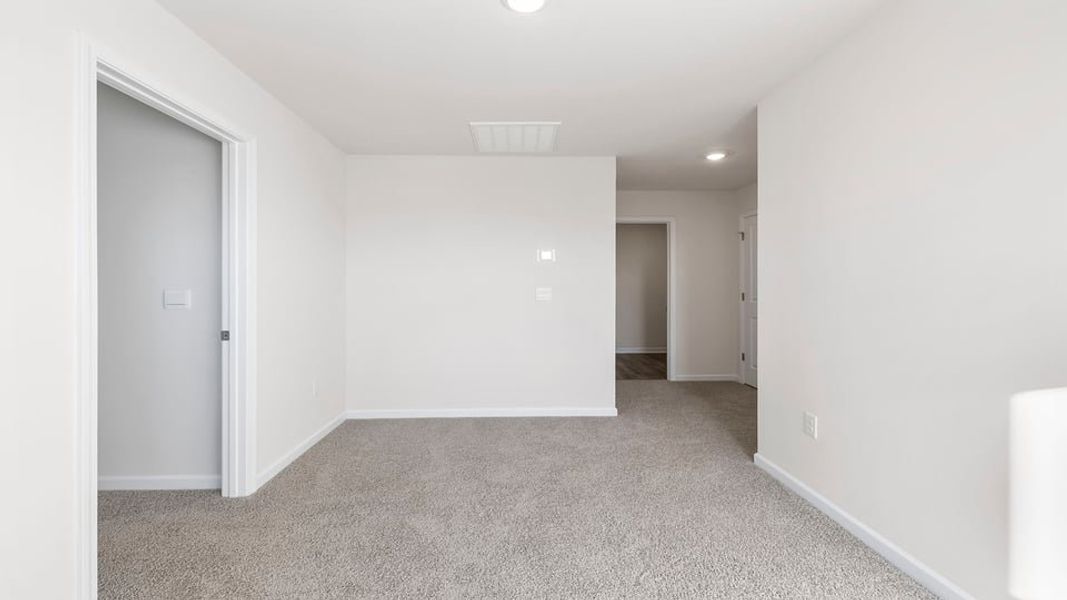 Spacious, unfurnished interior of a new home in Baxter Village, Boiling Springs (Image 20).