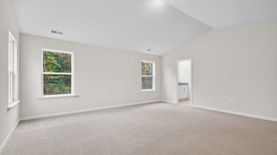 Spacious, unfurnished interior of a new home in Galvins Ridge, Sanford (Image 28).