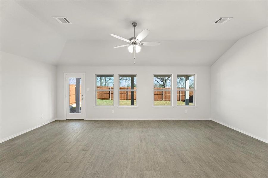 15. 7816 Kingfisher - Family