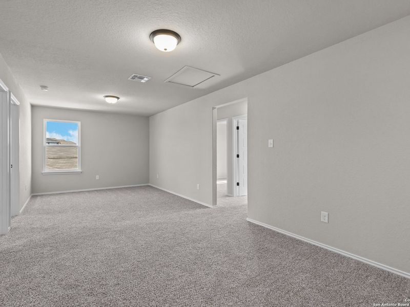 Spacious, unfurnished interior of a new home in Applewhite Meadows, San Antonio (Image 24).