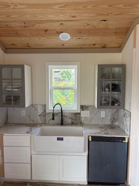 FARMHOUSE SINK NEW