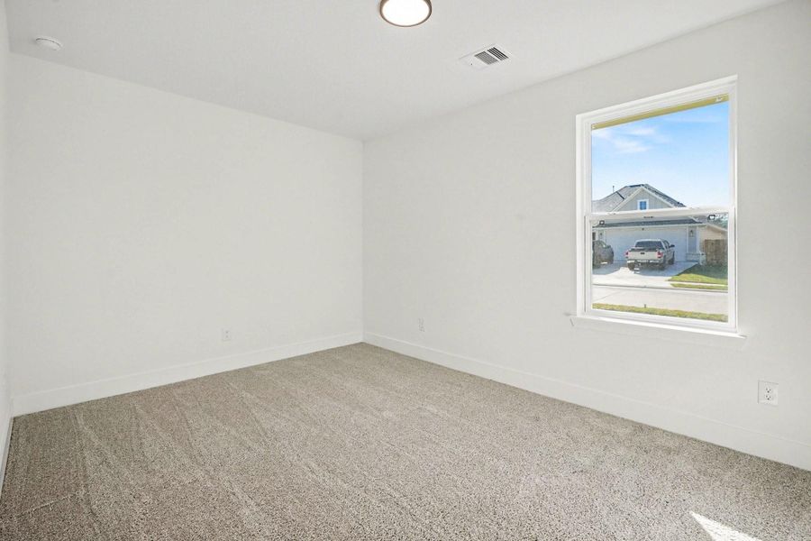 Spacious, unfurnished interior of a new home in Greystone, Angleton (Image 16).