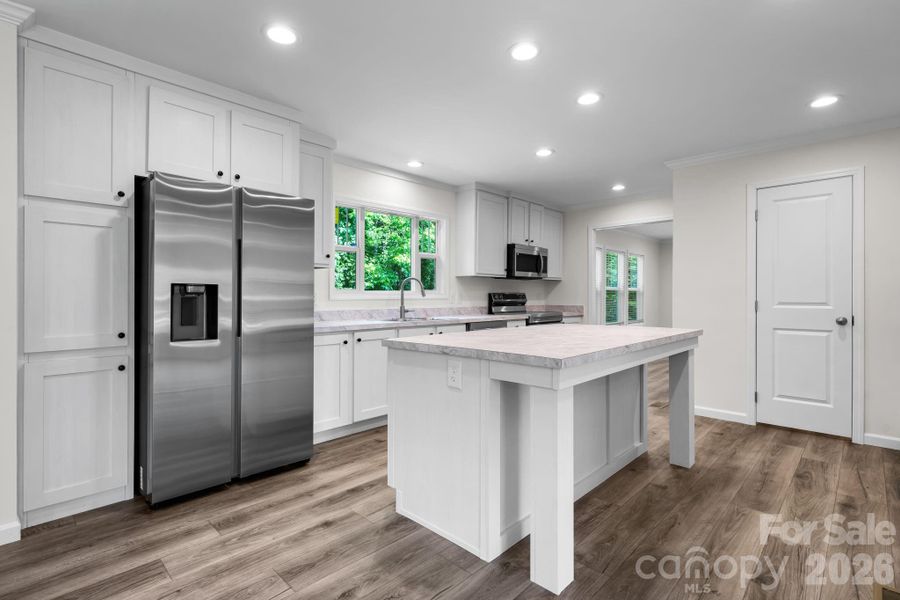 Kitchen....Island