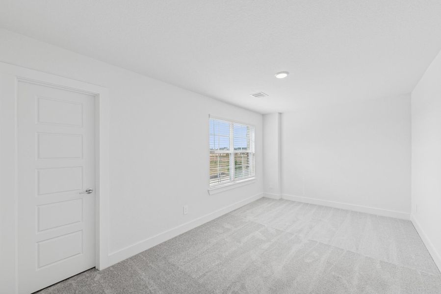 Spacious, unfurnished interior of a new home in Sorella, Tomball (Image 17). Spacious, unfurnished interior of a new home in Sorella, Tomball (Image 17).