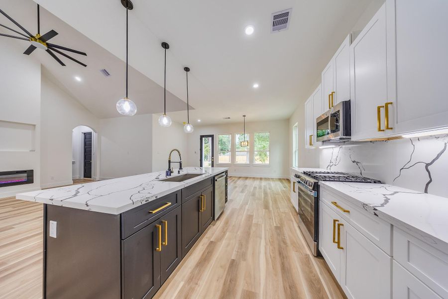 Elegant gold touches throughout the home add sophistication and a luxurious feel, enhancing the overall design and décor. Elegant gold touches throughout the home add sophistication and a luxurious feel, enhancing the overall design and décor.