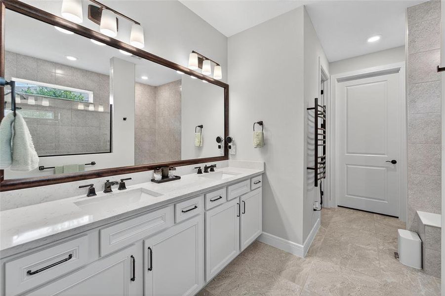 Furnished interior view inside a new home in , Land O' Lakes (Image 38).