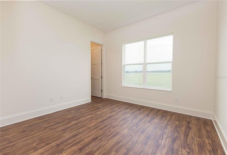 Spacious, unfurnished interior of a new home in , Oxford (Image 37).
