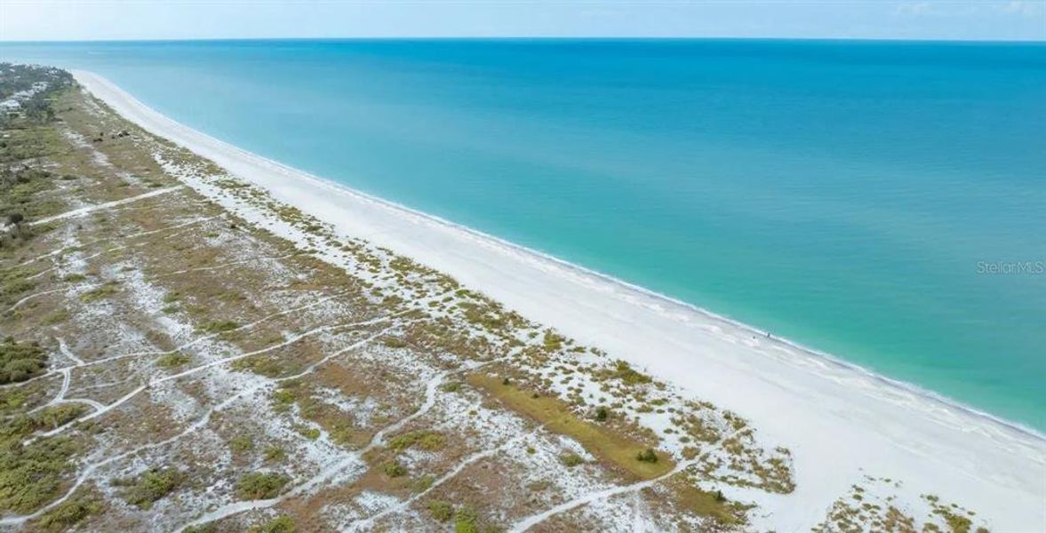 Natural landscape and outdoor views near Island Lakes at Coco Bay in Englewood (Image 13). Natural landscape and outdoor views near Island Lakes at Coco Bay in Englewood (Image 13).