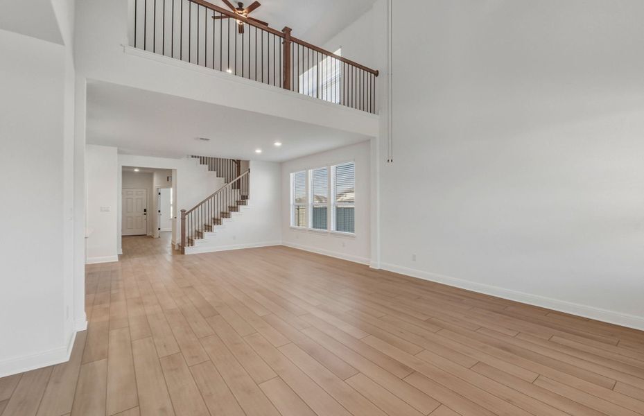 Spacious, unfurnished interior of a new home in Santa Rita Ranch, Liberty Hill (Image 24).