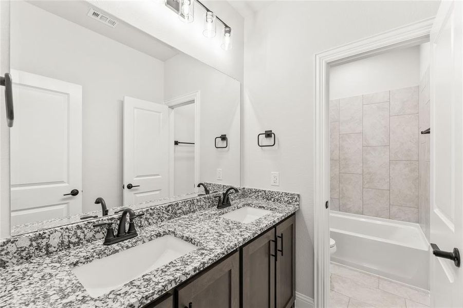 Furnished interior view inside a new home in Ridgepoint, Midlothian (Image 13).