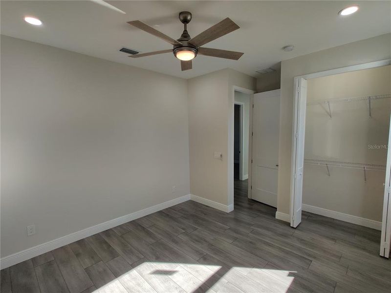 Spacious, unfurnished interior of a new home in , Tampa (Image 43).