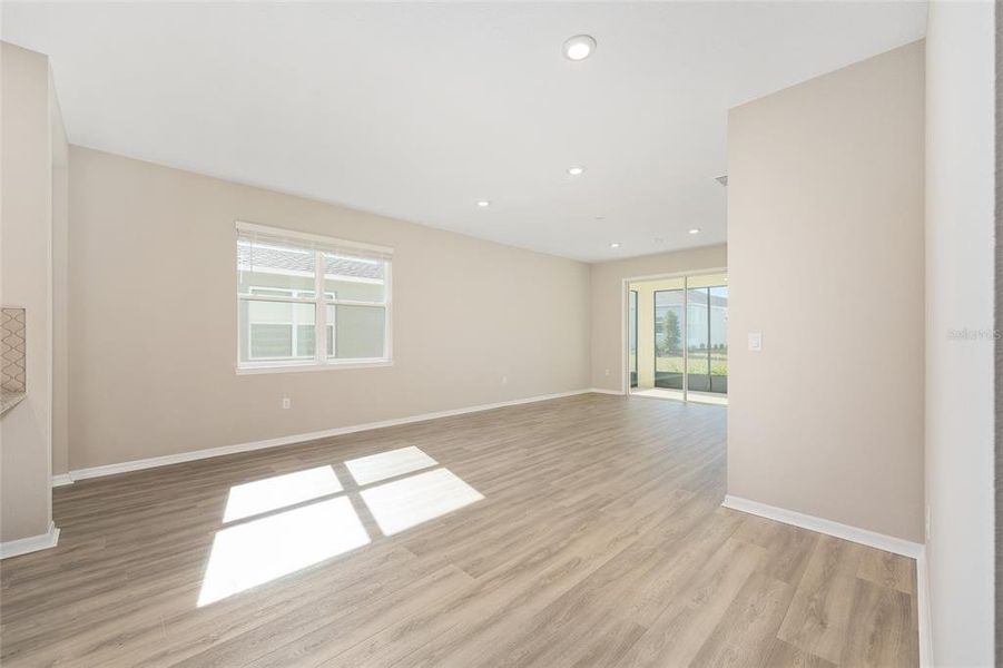 Spacious, unfurnished interior of a new home in , Ocala (Image 13).