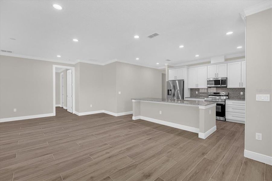 Spacious, unfurnished interior of a new home in , Summerfield (Image 13).