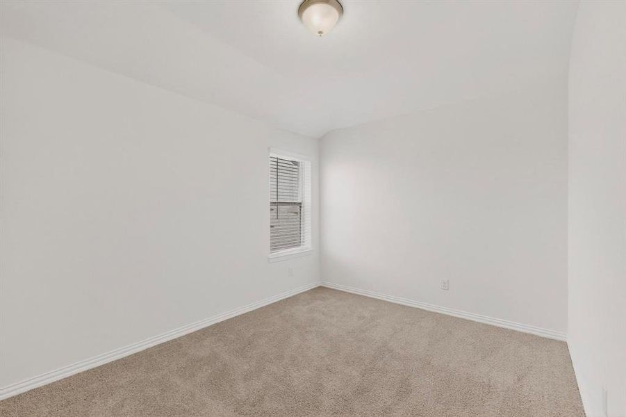 Spacious, unfurnished interior of a new home in Verandah, Royse City (Image 24).