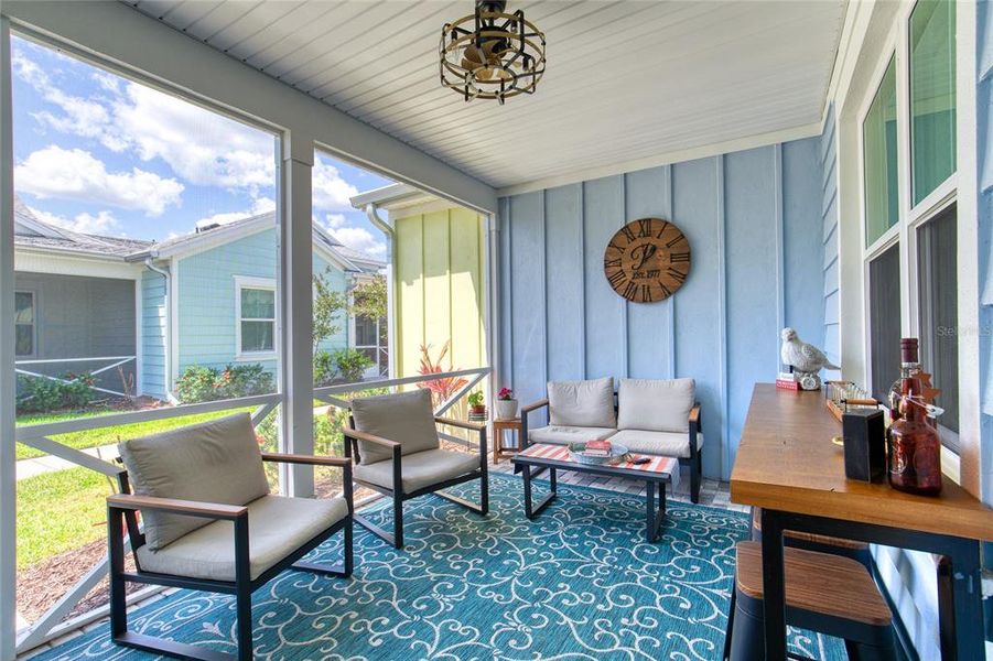 Exterior details and patio area of a home in , Daytona Beach (Image 3).
