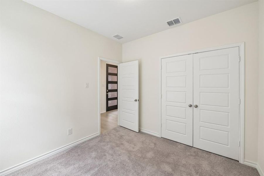 Spacious, unfurnished interior of a new home in Cottonwood Creek, Seagoville (Image 25).