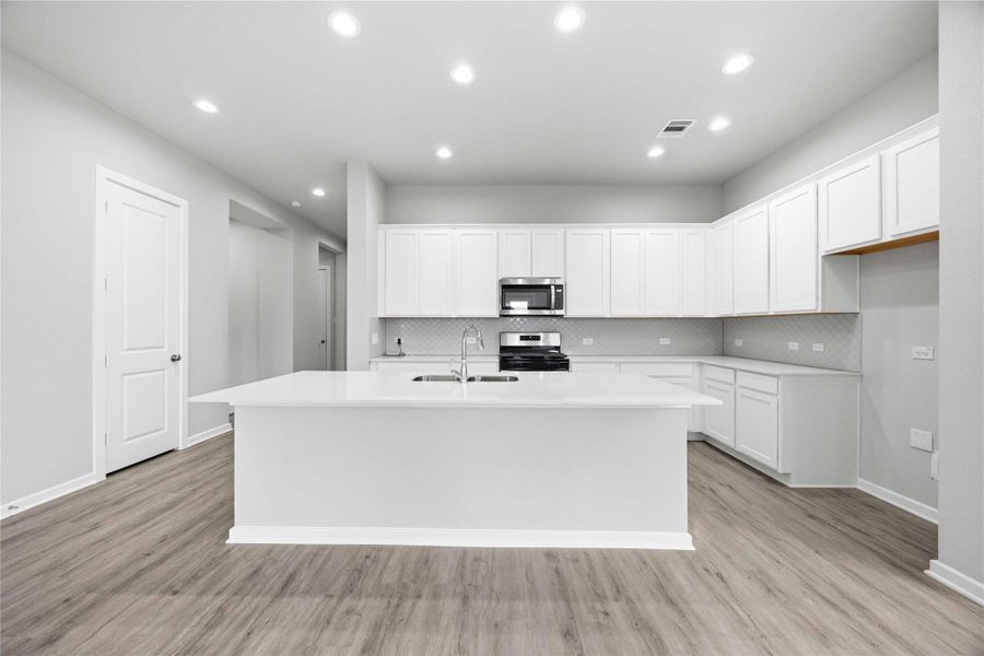 Furnished interior view inside a new home in Lago Mar  50'  &  55', Texas City (Image 5).