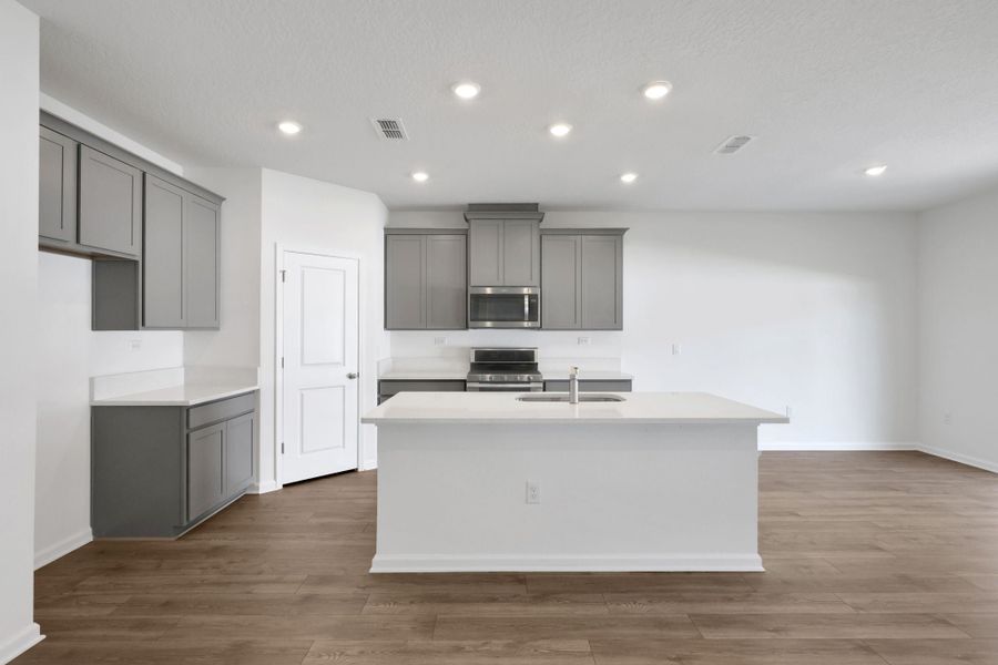 4br New Home in Green Cove Springs, FL.  - Slide 50