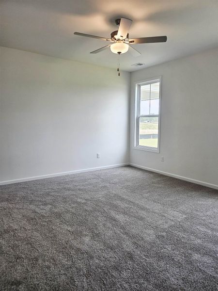 Spacious, unfurnished interior of a new home in Edgefield, Loris (Image 27).