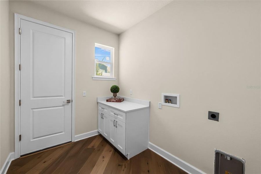 Furnished interior view inside a new home in , Tarpon Springs (Image 7). Furnished interior view inside a new home in , Tarpon Springs (Image 7).
