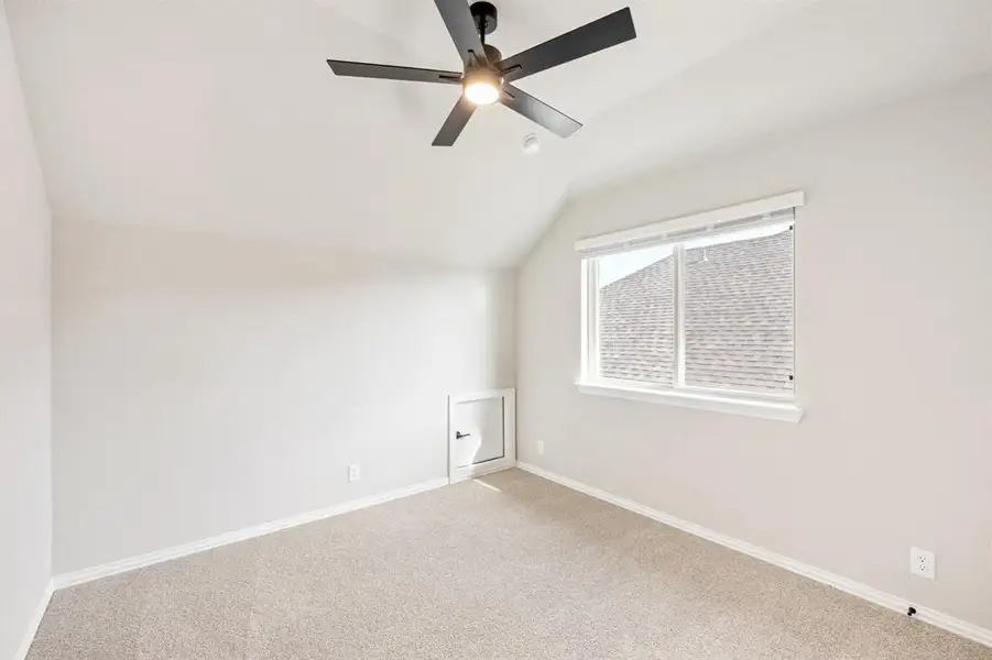 Spacious, unfurnished interior of a new home in Devonshire, Forney (Image 30).