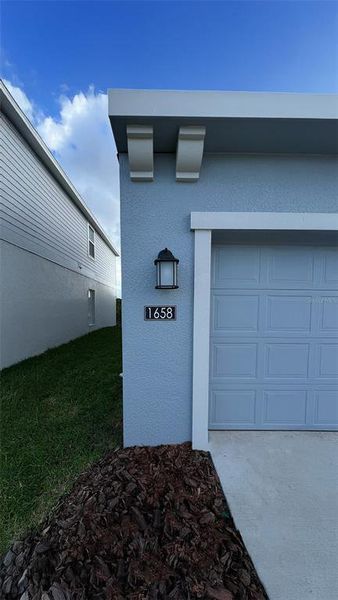 Exterior details and patio area of a home in , Winter Haven (Image 4).