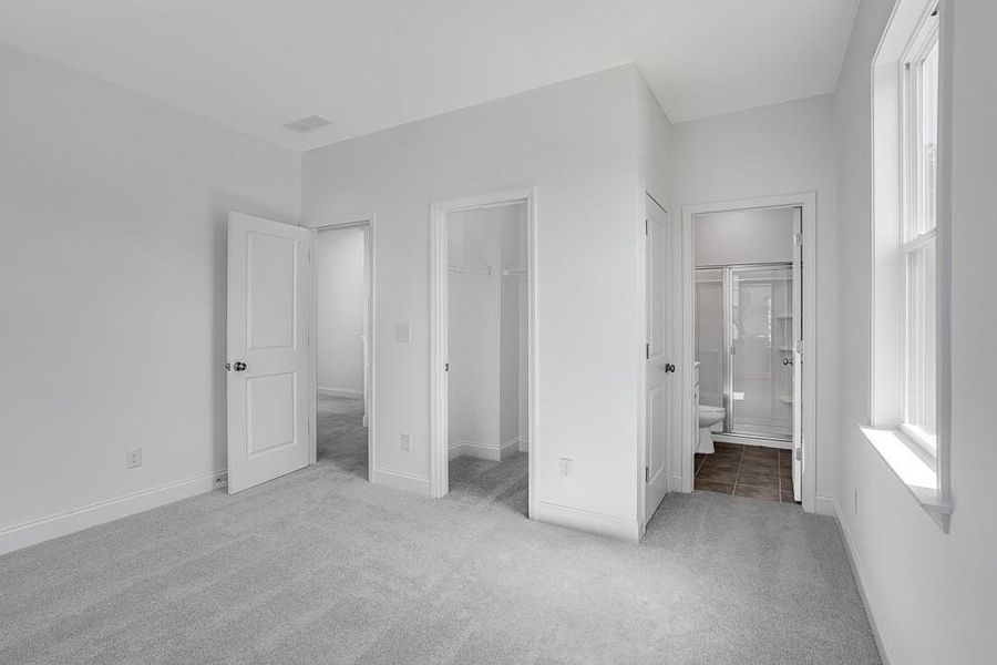 Spacious, unfurnished interior of a new home in Auburn Glen, Dacula (Image 14).