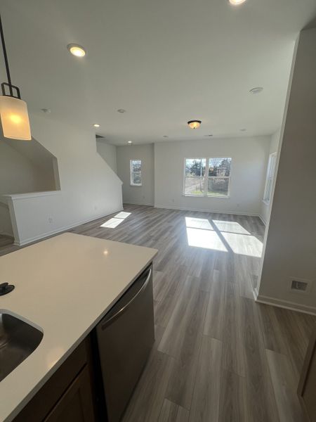 Spacious, unfurnished interior of a new home in Sweetbriar Place, Lebanon (Image 22).