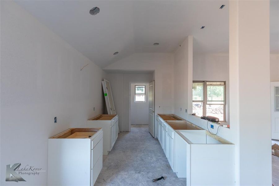 Image 10 of a home in .