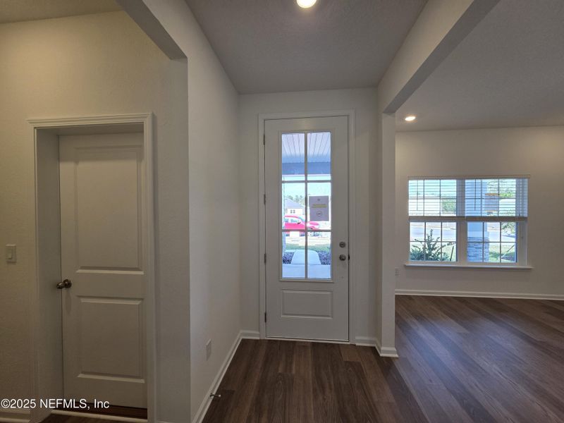 Spacious, unfurnished interior of a new home in Hyland Trail, Green Cove Springs (Image 59).