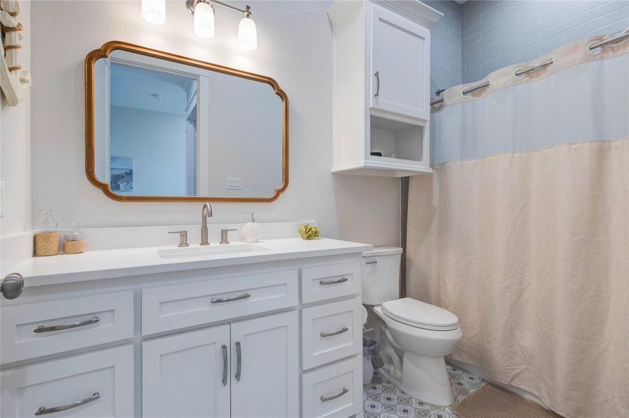 Furnished interior view inside a new home in , Galveston (Image 7).