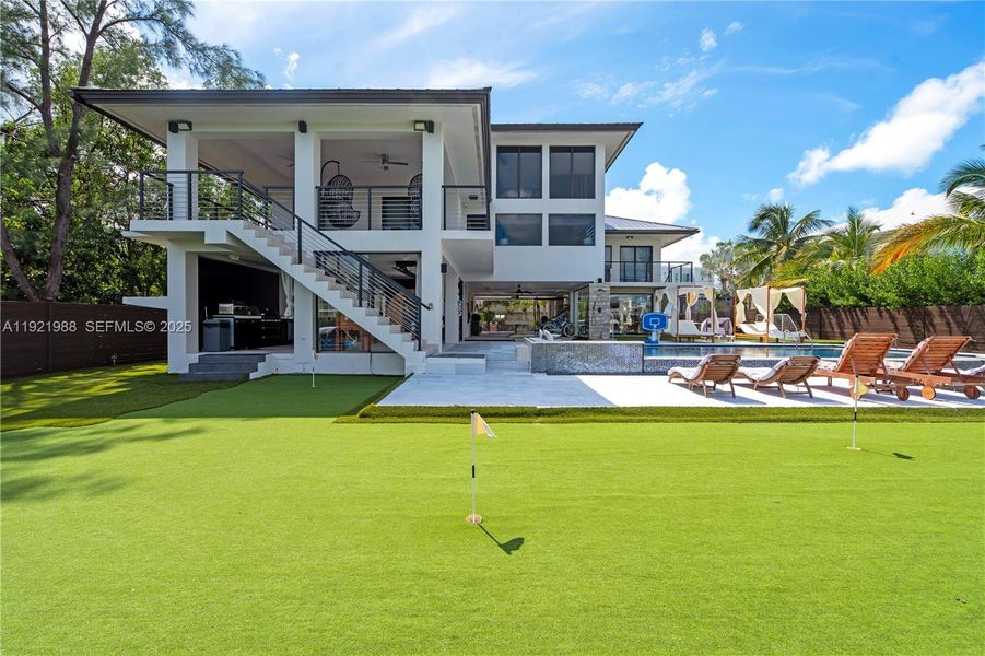 Exterior details and patio area of a home in , Key Largo (Image 27). Exterior details and patio area of a home in , Key Largo (Image 27).