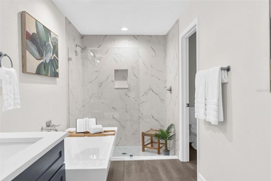 Furnished interior view inside a new home in , Spring Hill (Image 16).