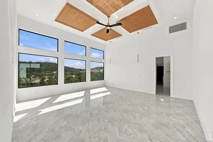 Spacious, unfurnished interior of a new home in , San Antonio (Image 98).