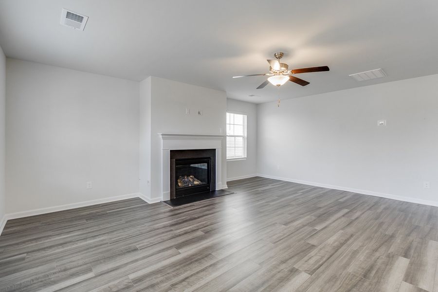 Spacious, unfurnished interior of a new home in Bluefield, Lexington (Image 16).