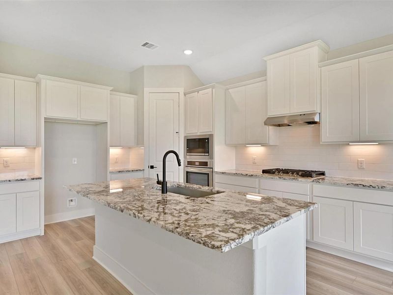 Furnished interior view inside a new home in Lago Mar, Texas City (Image 5).