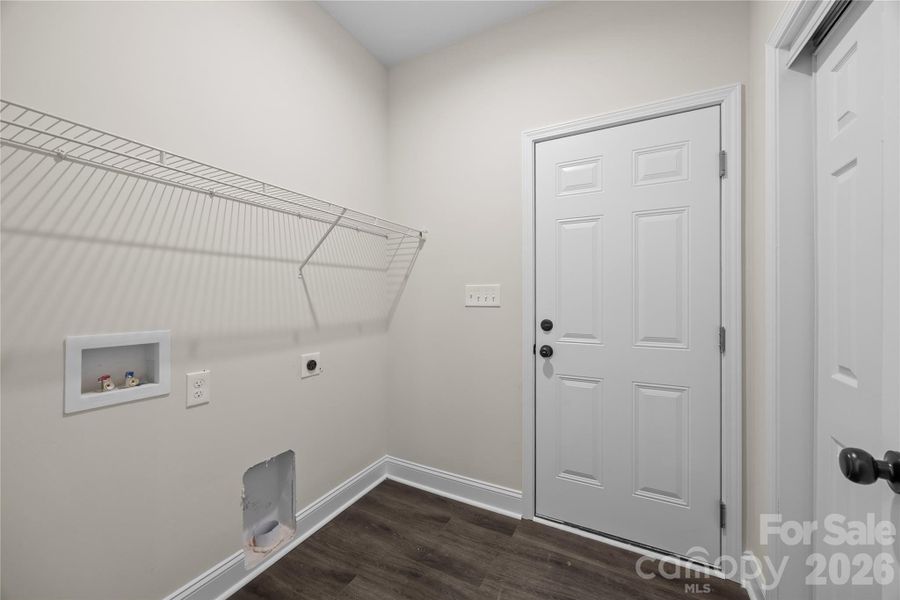 Spacious, unfurnished interior of a new home in , Shelby (Image 14).