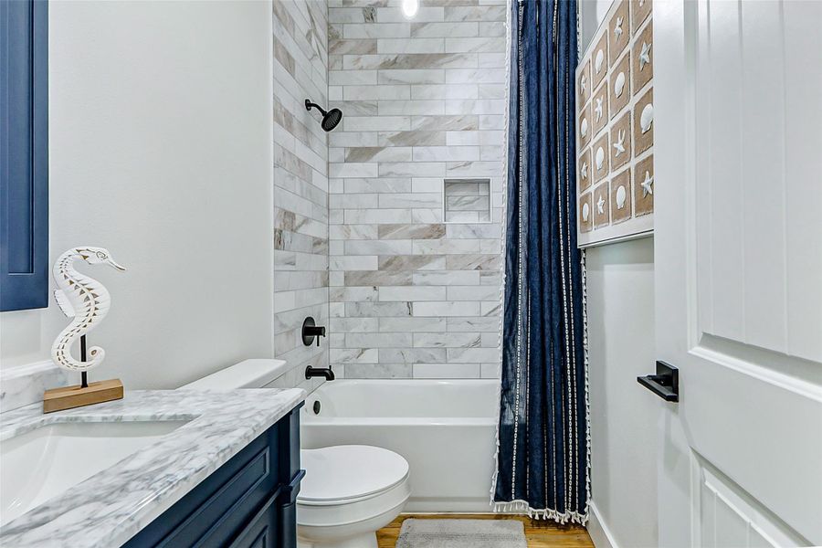 Furnished interior view inside a new home in , Bolivar (Image 9).