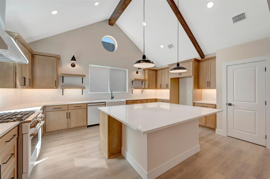 Furnished interior view inside a new home in Elevon, Lavon (Image 11).