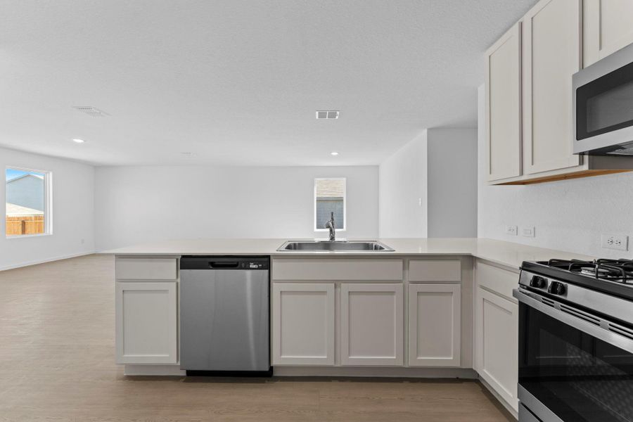 Furnished interior view inside a new home in Friendship Oaks, Fredericksburg (Image 7).