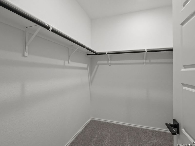 Spacious, unfurnished interior of a new home in Comanche Ridge, San Antonio (Image 34).