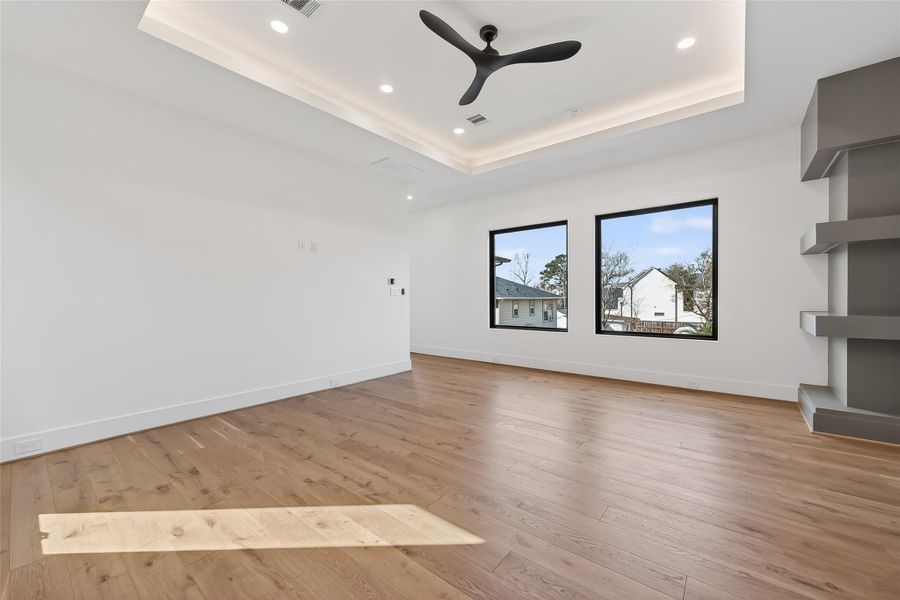 Spacious, unfurnished interior of a new home in , Houston (Image 22).