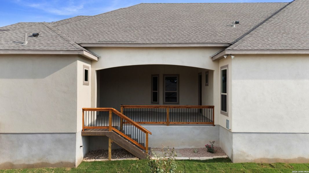 Exterior details and patio area of a home in Cibolo Crossing, Universal City (Image 25).