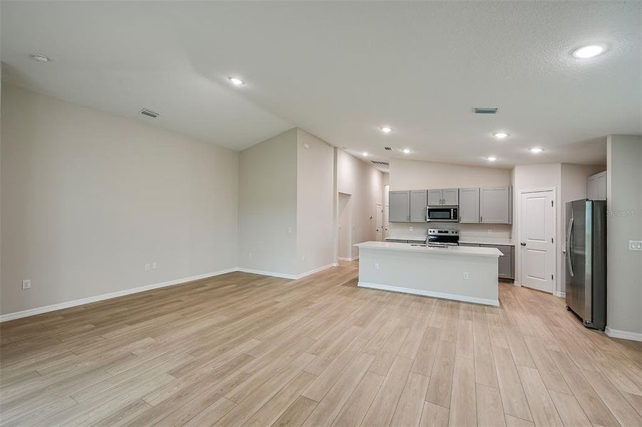Spacious, unfurnished interior of a new home in Crosswinds, Haines City (Image 11). Spacious, unfurnished interior of a new home in Crosswinds, Haines City (Image 11).